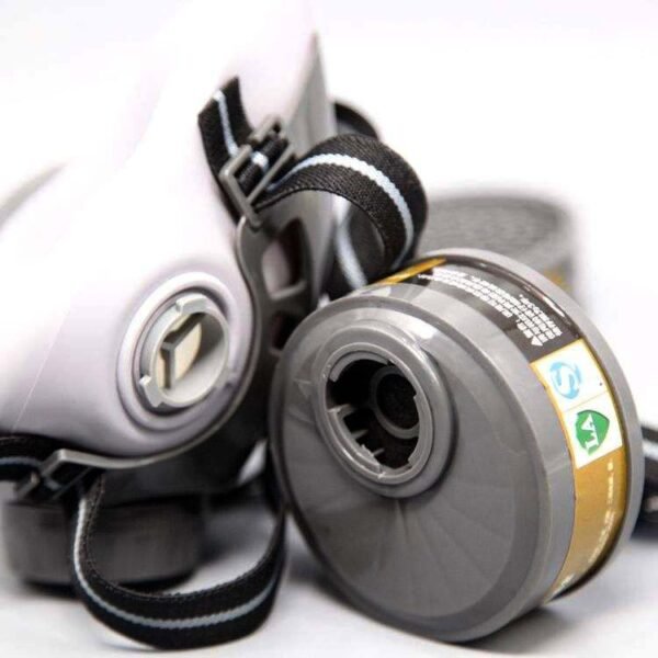 Gas mask for spray painting, chemical pesticides, and paint odours KN95 dual-canister gas mask with facepiece